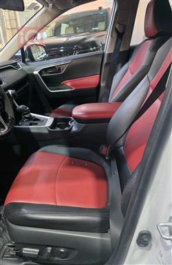 تۆیۆتا ڕاڤ 4